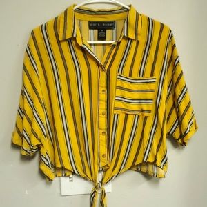 Yellow croped blouse